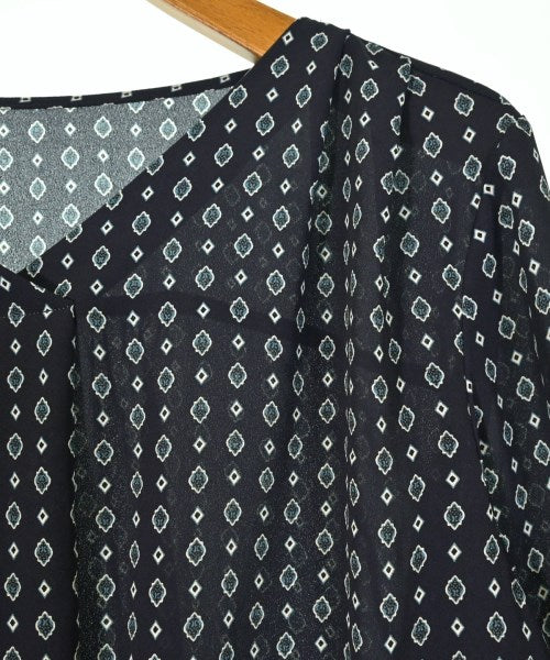 UNTITLED เสื้อลำลอง