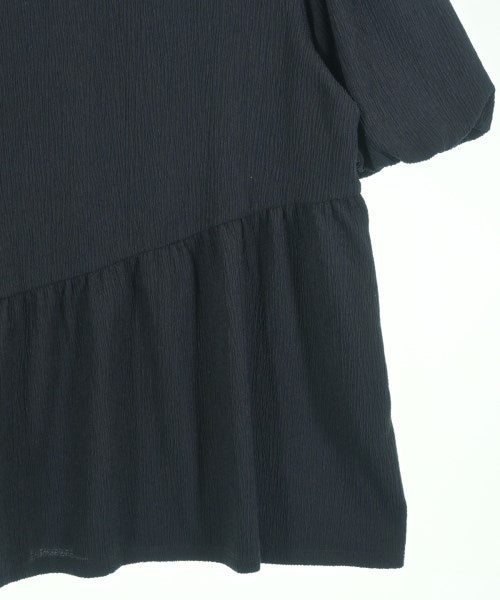 UNTITLED เสื้อสตรี