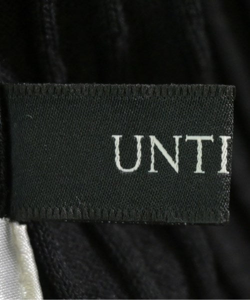 UNTITLED เสื้อกันหนาว