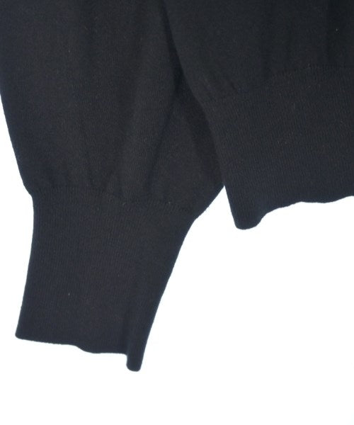 UNTITLED เสื้อกันหนาว