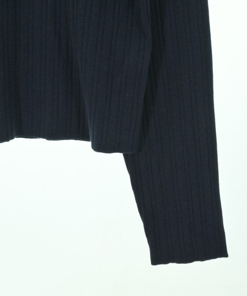 UNTITLED เสื้อกันหนาว