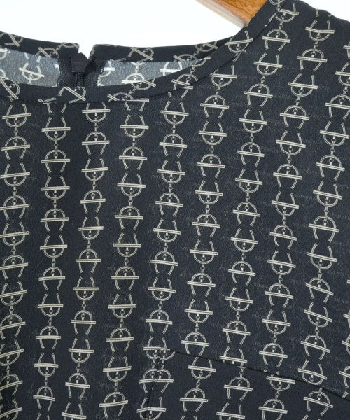 UNTITLED เสื้อสตรี