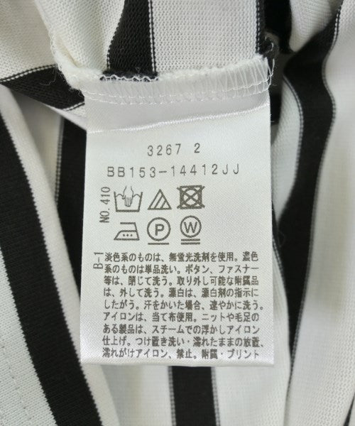 UNTITLED เสื้อยืด/เสื้อท็อปส์