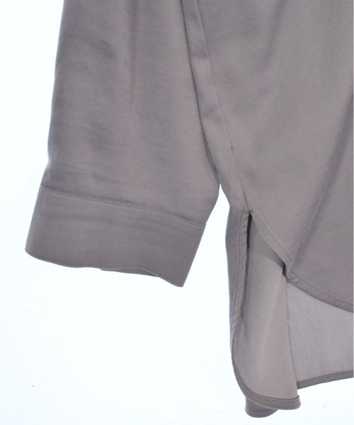 UNTITLED เสื้อลำลอง