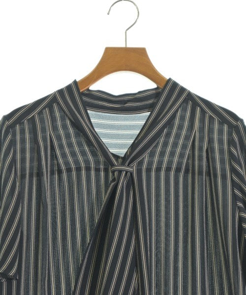 UNTITLED เสื้อสตรี