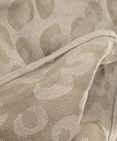 UNTITLED ผ้าพันคอกันหนาว