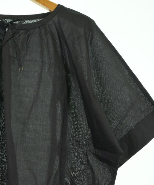 UNTITLED เสื้อสตรี