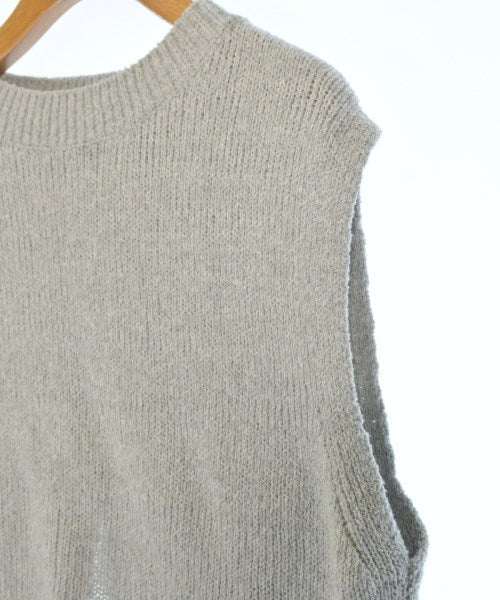 UNTITLED เสื้อกั๊ก