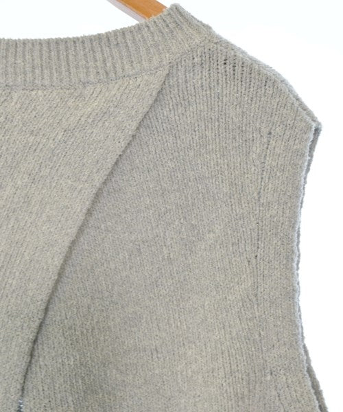 UNTITLED เสื้อกั๊ก