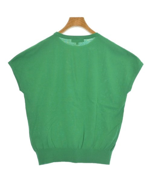 UNTITLED เสื้อแขนกุด