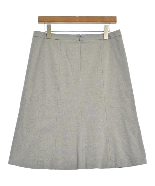 UNTITLED กระโปรงยาวถึงเข่า