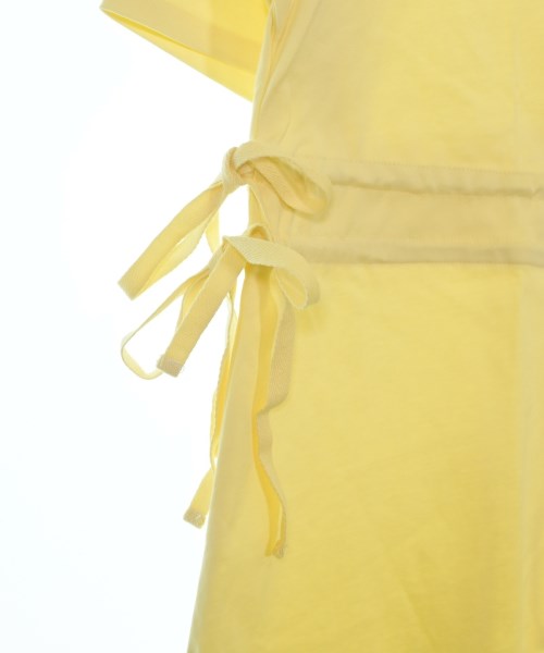 UNTITLED เสื้อยืด/เสื้อท็อปส์