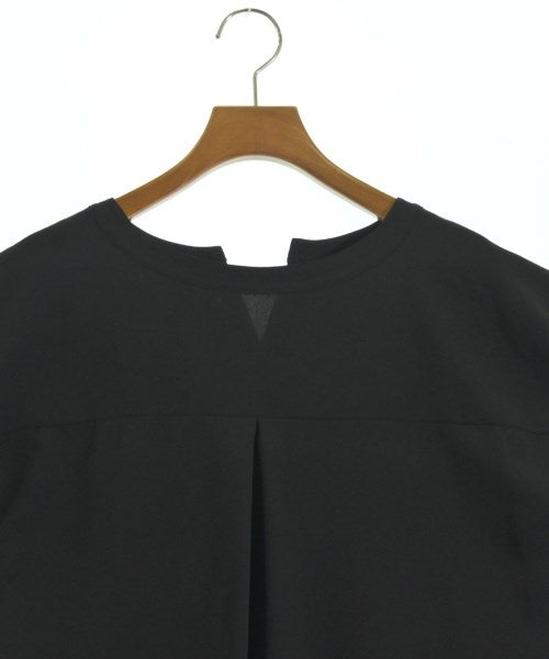 UNTITLED เสื้อสตรี