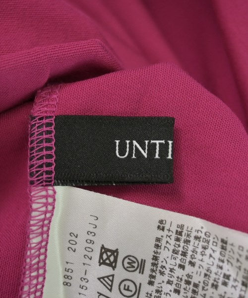 UNTITLED เสื้อยืด/เสื้อท็อปส์