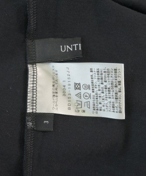 UNTITLED เสื้อยืด/เสื้อท็อปส์