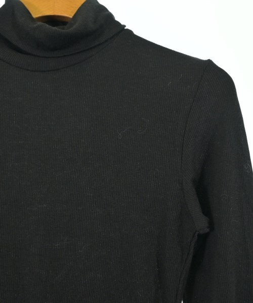 UNTITLED เสื้อยืด/เสื้อท็อปส์