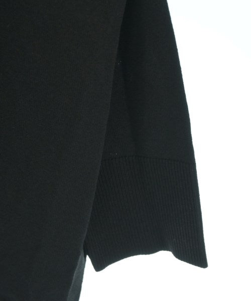 UNTITLED เสื้อกันหนาว