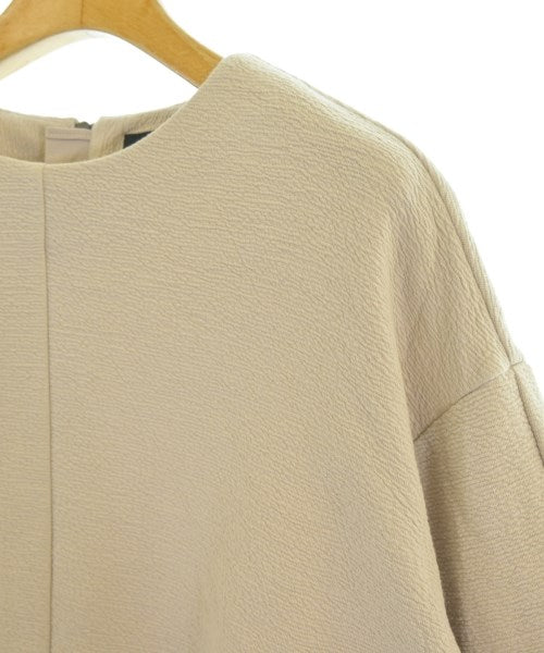 UNTITLED เสื้อยืด/เสื้อท็อปส์