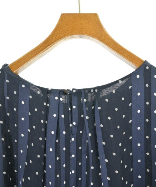 UNTITLED เสื้อสตรี