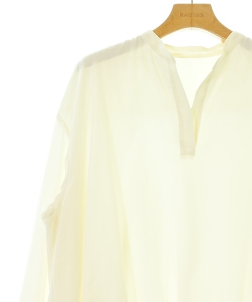 UNTITLED เสื้อลำลอง