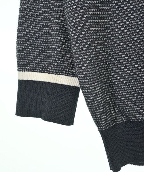 UNTITLED เสื้อกันหนาว
