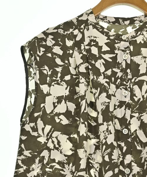 UNTITLED เสื้อลำลอง