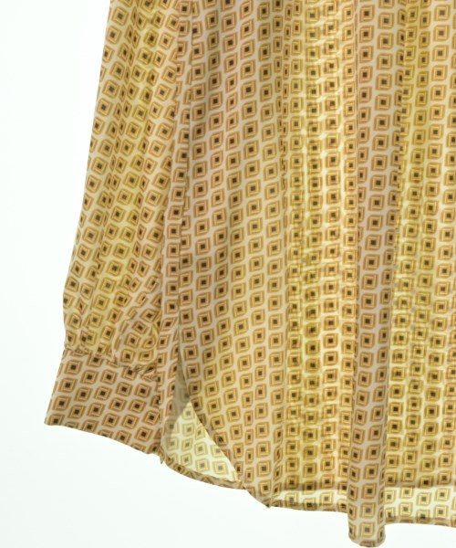 UNTITLED เสื้อลำลอง
