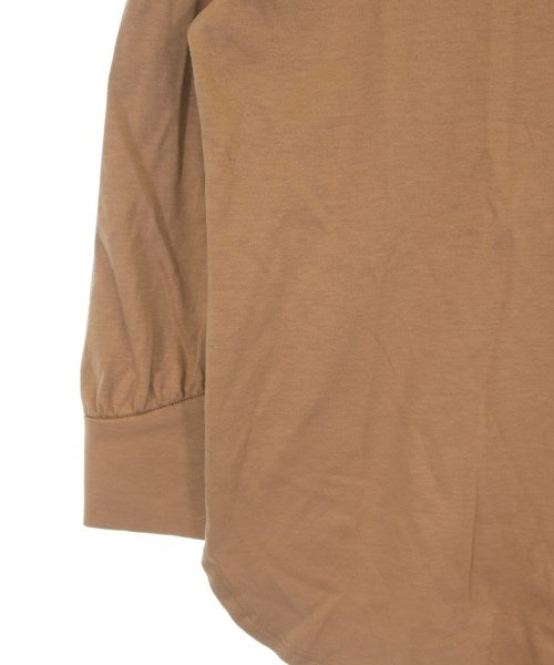 UNTITLED เสื้อยืด/เสื้อท็อปส์