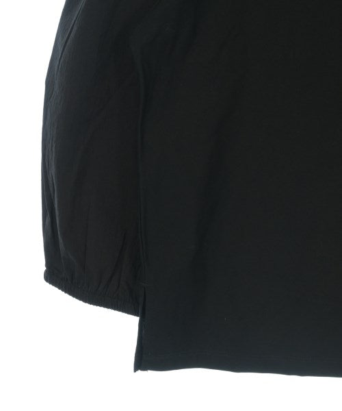 UNTITLED เสื้อยืด/เสื้อท็อปส์