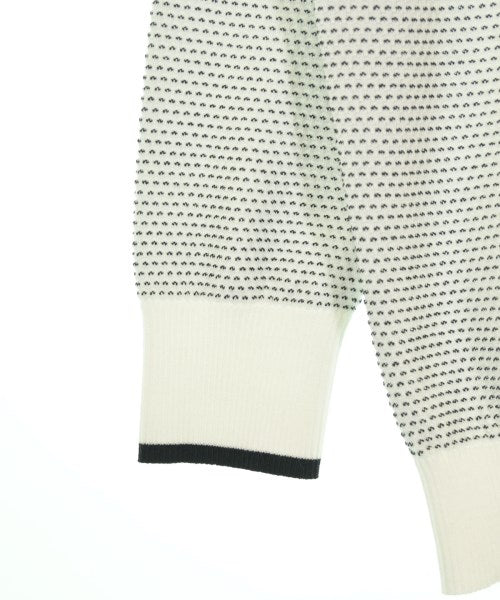 UNTITLED เสื้อกันหนาว
