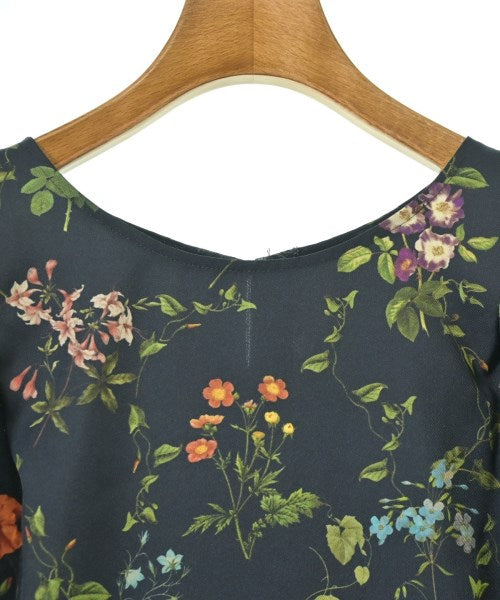 UNTITLED เสื้อสตรี