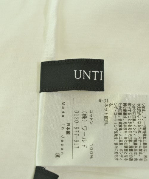 UNTITLED เสื้อยืด/เสื้อท็อปส์