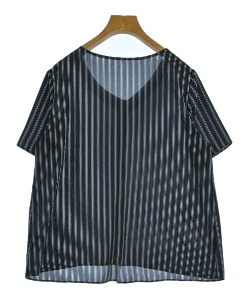 UNTITLED เสื้อสตรี