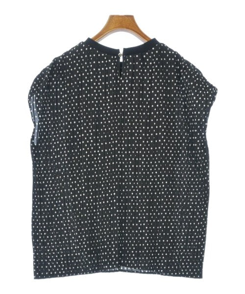 UNTITLED เสื้อสตรี