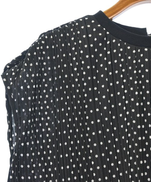 UNTITLED เสื้อสตรี