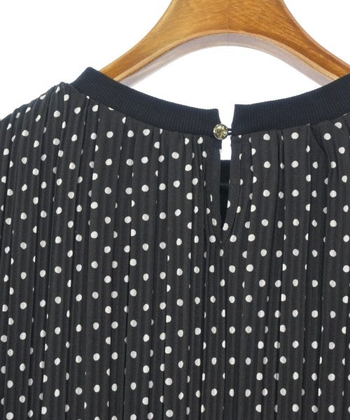 UNTITLED เสื้อสตรี