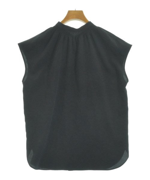 UNTITLED เสื้อลำลอง
