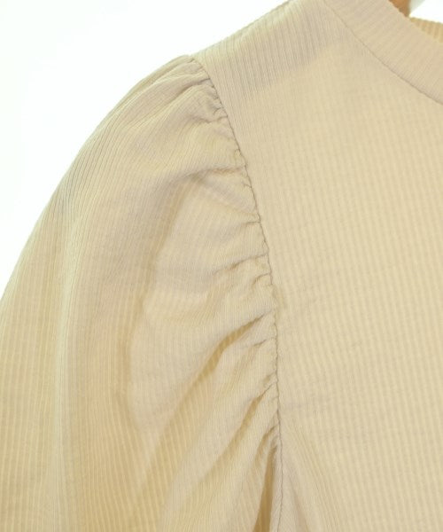 UNTITLED เสื้อยืด/เสื้อท็อปส์