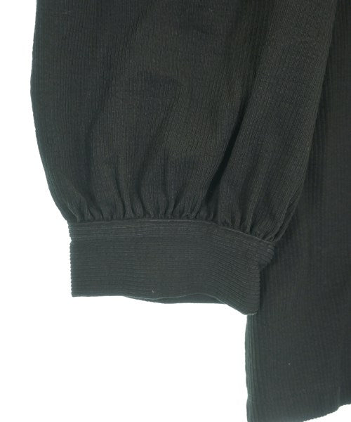 UNTITLED เสื้อยืด/เสื้อท็อปส์