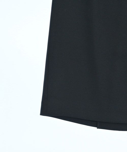 UNTITLED กระโปรงยาวถึงเข่า