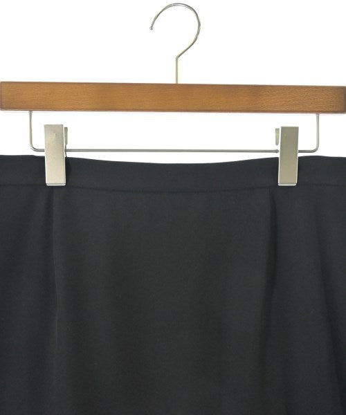 UNTITLED กระโปรงยาวถึงเข่า