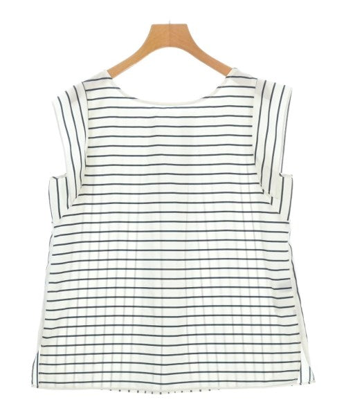 UNTITLED เสื้อลำลอง