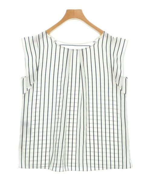 UNTITLED เสื้อลำลอง