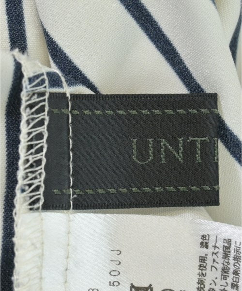 UNTITLED เสื้อลำลอง