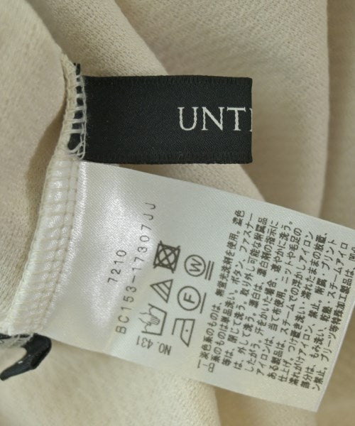 UNTITLED เสื้อยืด/เสื้อท็อปส์