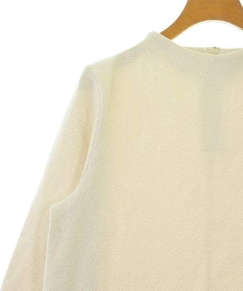 UNTITLED เสื้อยืด/เสื้อท็อปส์