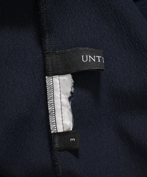 UNTITLED เสื้อลำลอง