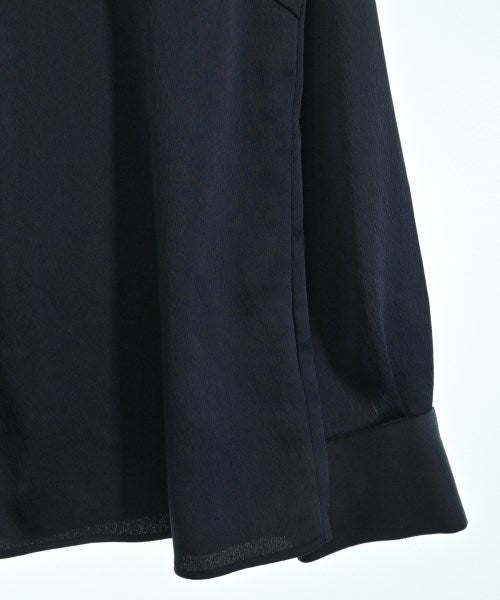UNTITLED เสื้อลำลอง
