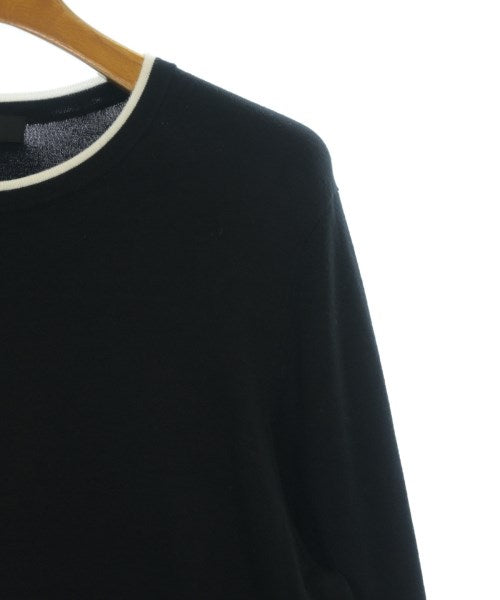 UNTITLED เสื้อกันหนาว