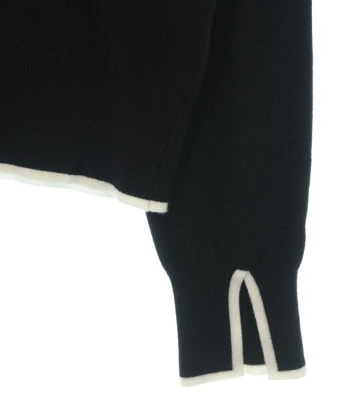 UNTITLED เสื้อกันหนาว